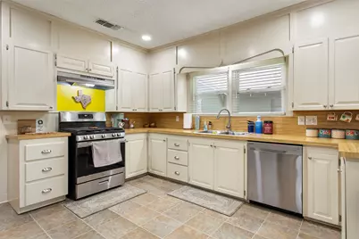 1605 Virginia Place, Fort Worth, TX 76107 - Photo 8