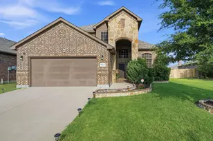 10816 Abbeyglen Ct, Fort Worth, TX 76052 - Photo 4