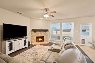 10816 Abbeyglen Ct, Fort Worth, TX 76052 - Photo 6