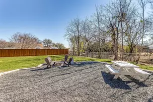 323 S Hannaford St, Granbury, TX 76048 - Photo 36