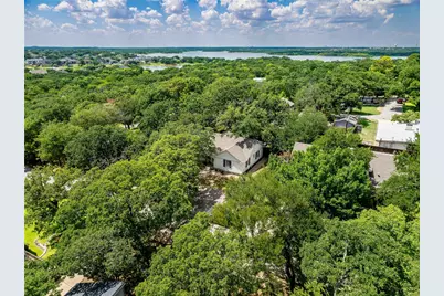 109 Oaktree Drive, Highland Village, TX 75077 - Photo 2