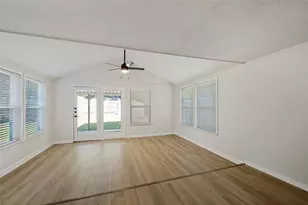 1013 N Knowles Dr, Saginaw, TX 76179 - Photo 10