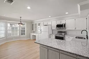 807 Salem Dr, Arlington, TX 76014 - Photo 6