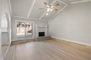 807 Salem Dr, Arlington, TX 76014 - Photo 4