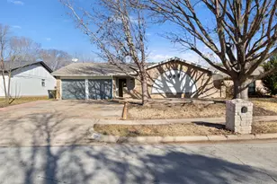 807 Salem Dr, Arlington, TX 76014 - Photo 2