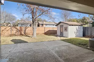 807 Salem Dr, Arlington, TX 76014 - Photo 14