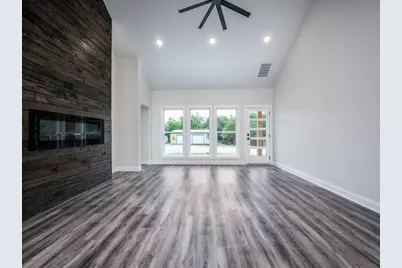 204 W Collins, Decatur, TX 76234 - Photo 6