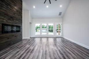 204 W Collins, Decatur, TX 76234 - Photo 6