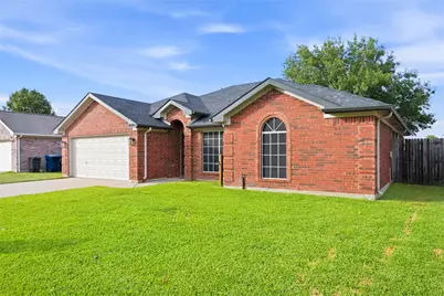 1020 Hannah Street, Burleson, TX 76028 - Photo 2