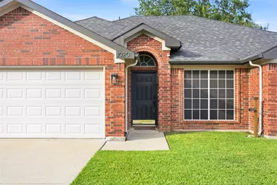 1020 Hannah Street, Burleson, TX 76028 - Photo 4