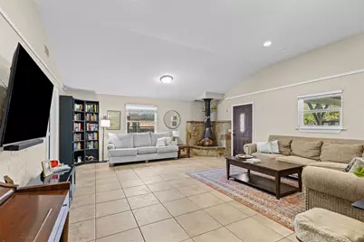5117 Curzon Avenue, Fort Worth, TX 76107 - Photo 4