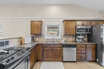 5117 Curzon Avenue, Fort Worth, TX 76107 - Photo 6