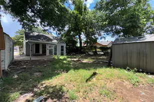 127 Blevins St, Fort Worth, TX 76111 - Photo 12