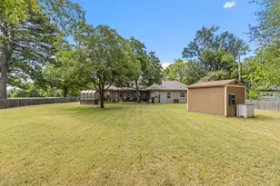 327 Walnut St, Terrell, TX 75160 - Photo 32