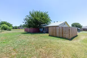 201 & 203 Bluebonnet Dr, Winters, TX 79567 - Photo 28