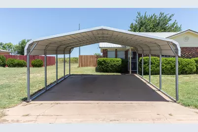 201 & 203 Bluebonnet Drive, Winters, TX 79567 - Photo 32