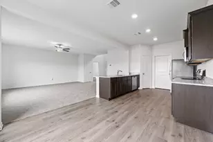 1301 Wind Drift Wy, Fort Worth, TX 76131 - Photo 4