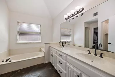 2807 Silverspring Road, Carrollton, TX 75006 - Photo 22