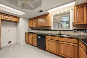 3425 Bridlegate Dr, Arlington, TX 76016 - Photo 10