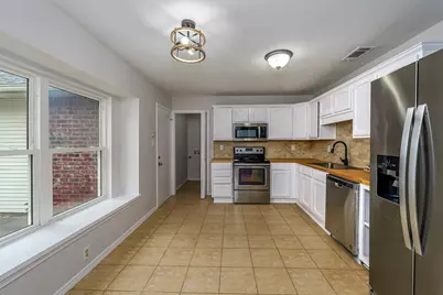 128 Kingsbridge Drive, Garland, TX 75040 - Photo 4