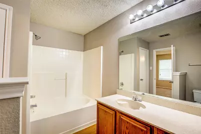 2363 Laurelhill Lane, Fort Worth, TX 76133 - Photo 18