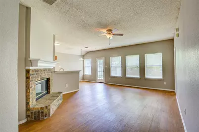 2363 Laurelhill Lane, Fort Worth, TX 76133 - Photo 4