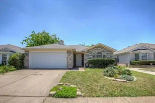 2363 Laurelhill Ln, Fort Worth, TX 76133 - Photo 1