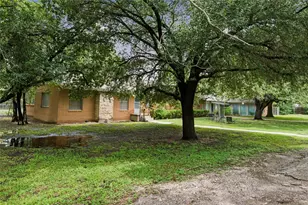 2323 N 39th St, Waco, TX 76708 - Photo 4