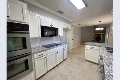 3502 Leighton Drive, Arlington, TX 76015 - Photo 4