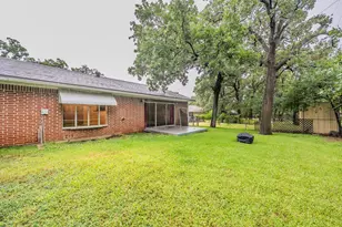 210 Mistletoe Ln, Keene, TX 76059 - Photo 36