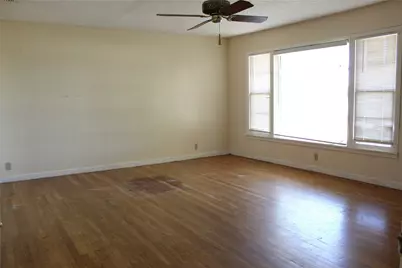 860 N Harbin Drive, Stephenville, TX 76401 - Photo 4