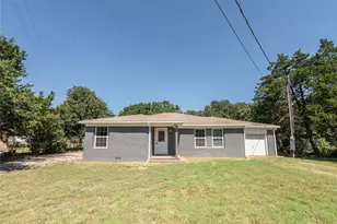 304 Jack Grace Hill Rd, Bowie, TX 76230 - Photo 4