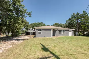 304 Jack Grace Hill Rd, Bowie, TX 76230 - Photo 4