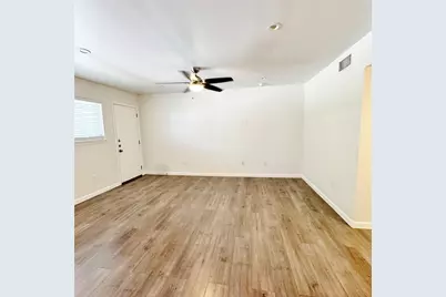 5010 San Jacinto Street #201, Dallas, TX 75206 - Photo 4