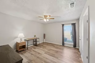 2306 Carol Good Ln, Carrollton, TX 75006 - Photo 10