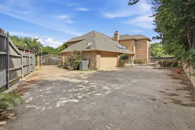 6701 Mt Vernon Court, Arlington, TX 76017 - Photo 4