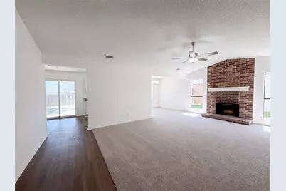 220 Creekwood Lane, Fort Worth, TX 76134 - Photo 8