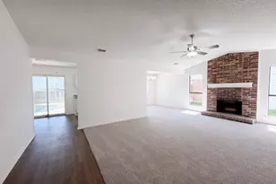 220 Creekwood Ln, Fort Worth, TX 76134 - Photo 8