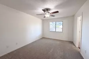 220 Creekwood Ln, Fort Worth, TX 76134 - Photo 10