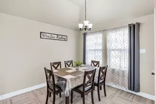 118 Cherokee St, Greenville, TX 75402 - Photo 6