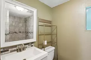 525 Surrey Ln, Burleson, TX 76028 - Photo 6