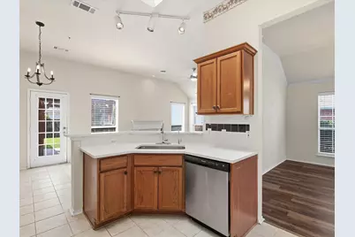 3860 Gillespie Drive, Carrollton, TX 75010 - Photo 12