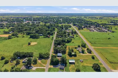 538 W Hughes Street, Collinsville, TX 76233 - Photo 6