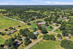538 W Hughes St, Collinsville, TX 76233 - Photo 1