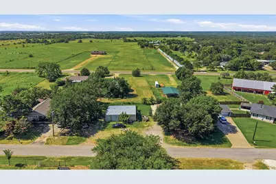 538 W Hughes Street, Collinsville, TX 76233 - Photo 14