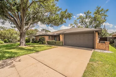 1100 Purdue Drive, Arlington, TX 76012 - Photo 2