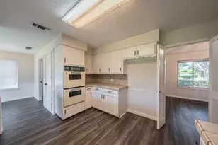 1100 Purdue Dr, Arlington, TX 76012 - Photo 16