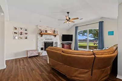 202 Daniel Court, Collinsville, TX 76233 - Photo 6