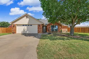 202 Daniel Ct, Collinsville, TX 76233 - Photo 1