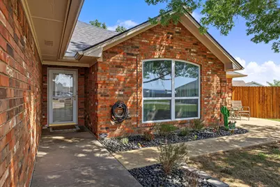 202 Daniel Court, Collinsville, TX 76233 - Photo 2